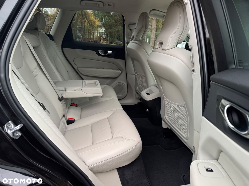 Volvo XC 60 D4 Geartronic Momentum Pro - 27