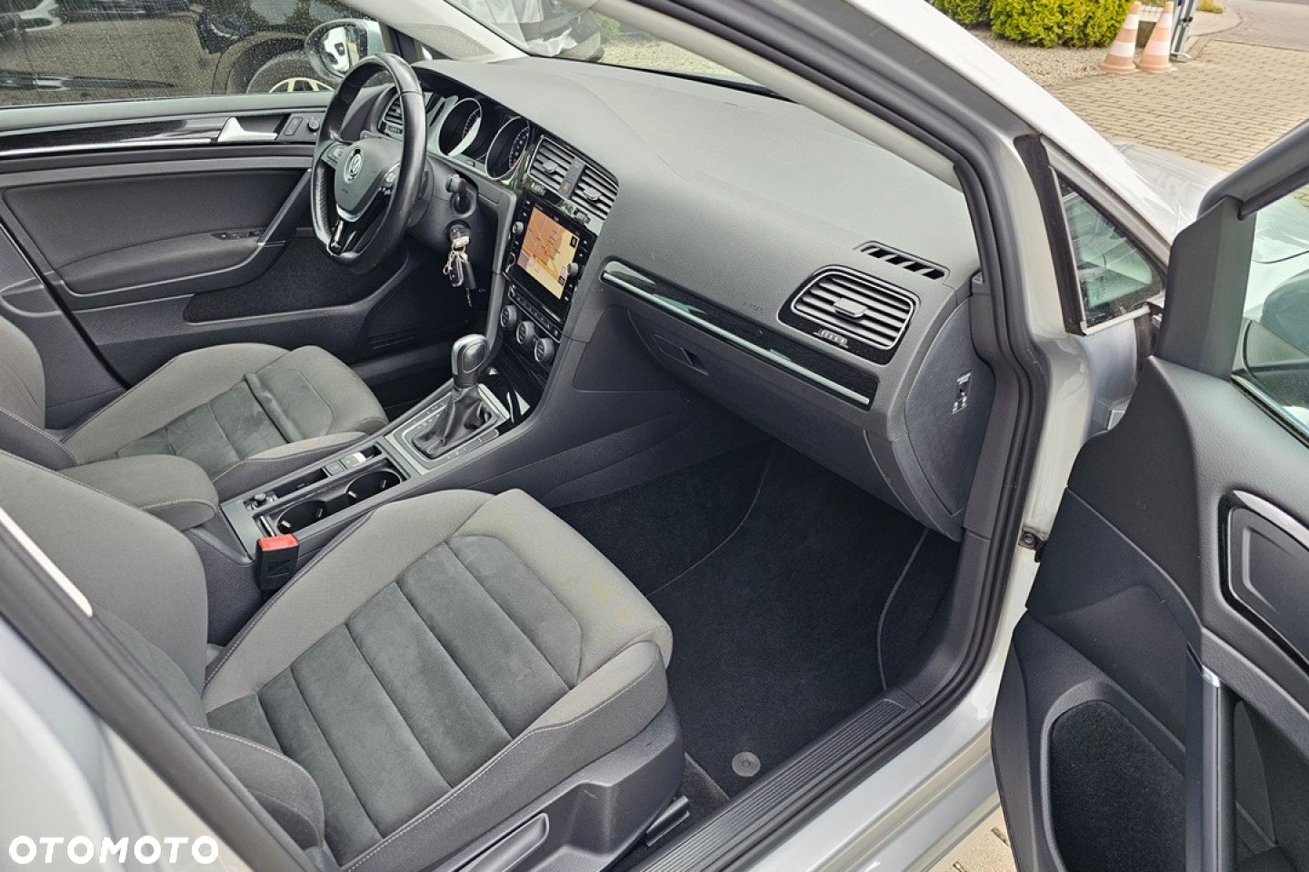 Volkswagen Golf - 19