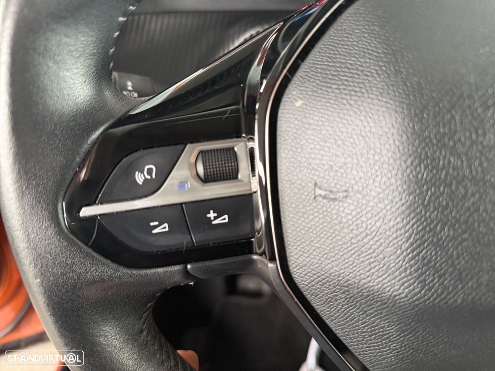 Peugeot 2008 1.2 PureTech Allure Pack - 13