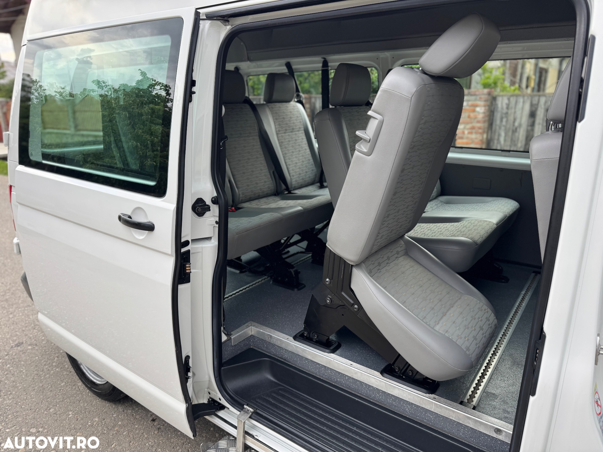Volkswagen Transporter - 11