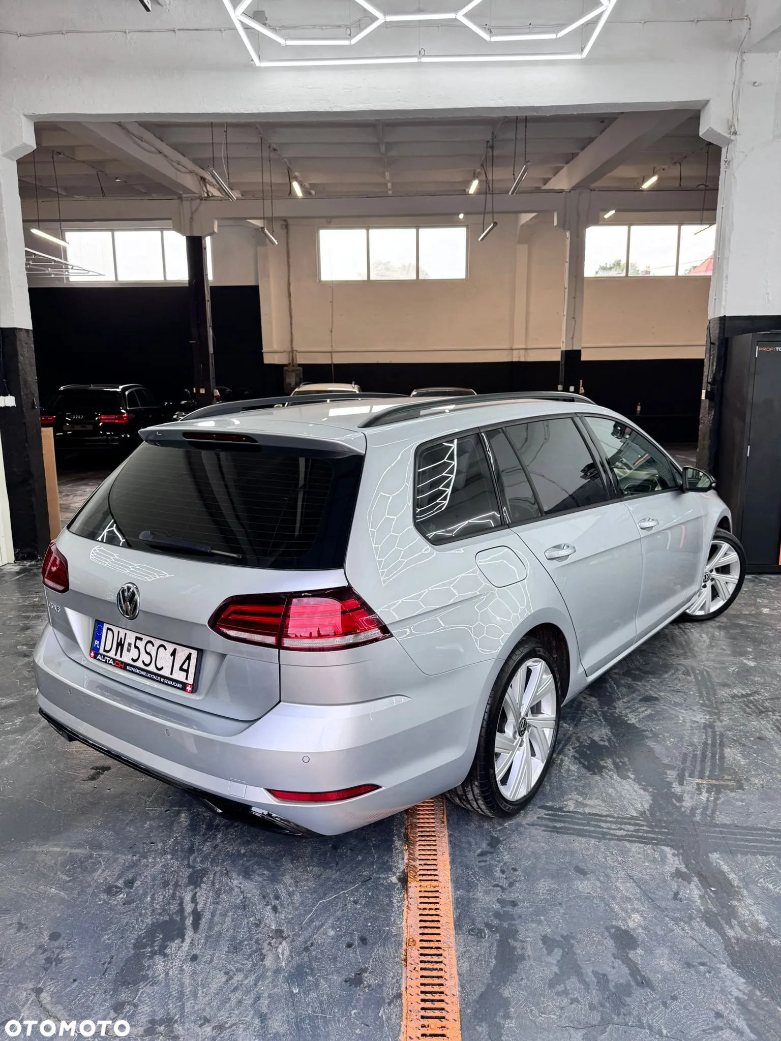 Volkswagen Golf VII 1.6 TDI BMT Trendline - 11