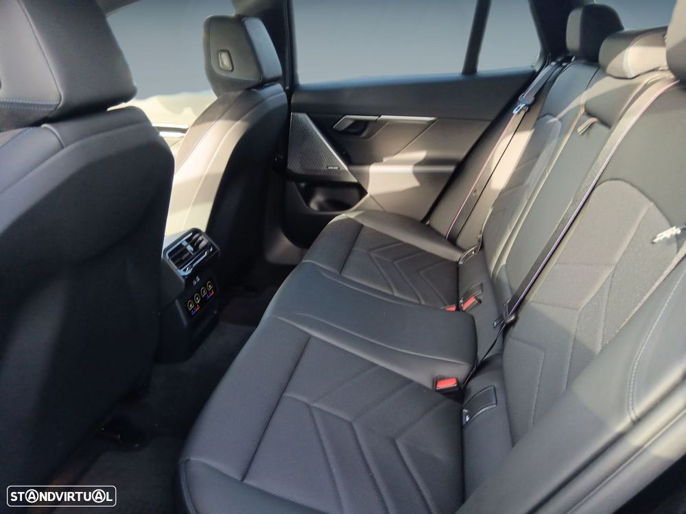 BMW 520 d Pack Desportivo M Pro - 14