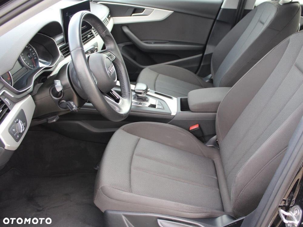 Audi A4 Limousine - 11
