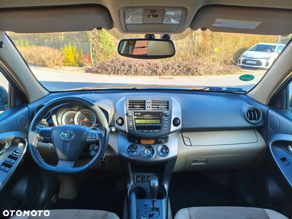 Toyota RAV4 - 29