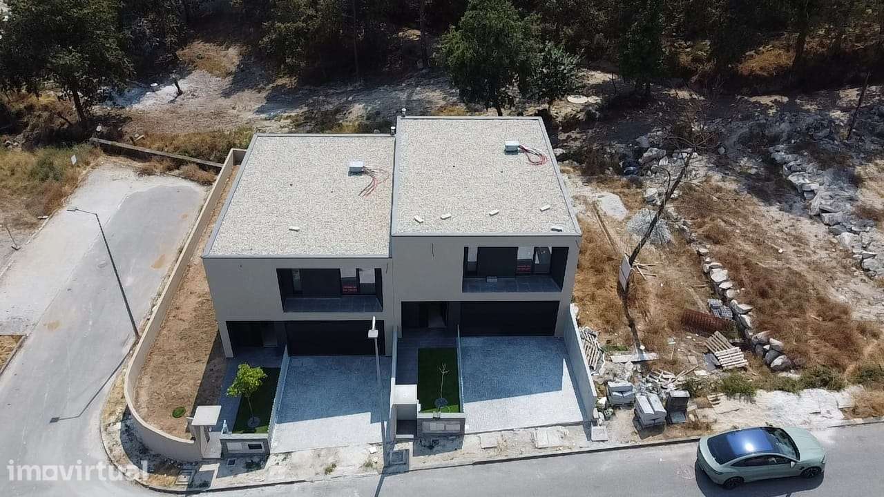 Moradia em Banda T3 Venda em Lanhoso,Póvoa de Lanhoso - Grande imagem: 2/54