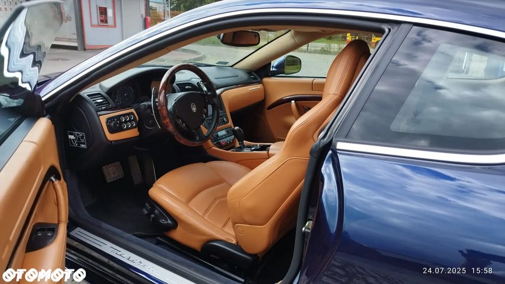 Maserati GranTurismo S Automat - 11