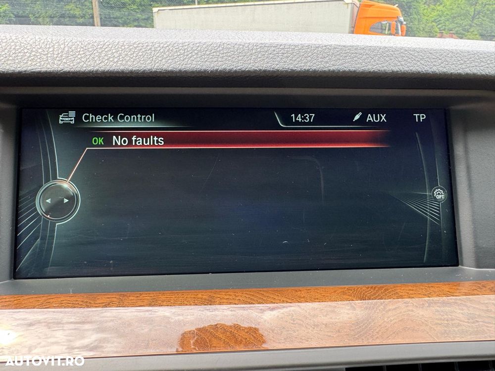 BMW Seria 5 525d xDrive Sport-Aut. - 23