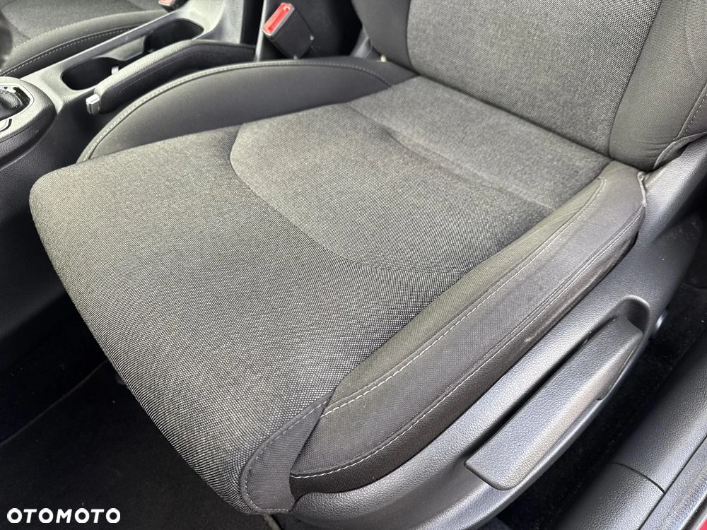 Hyundai i30 1.5 T-GDI 48V Comfort DCT - 12