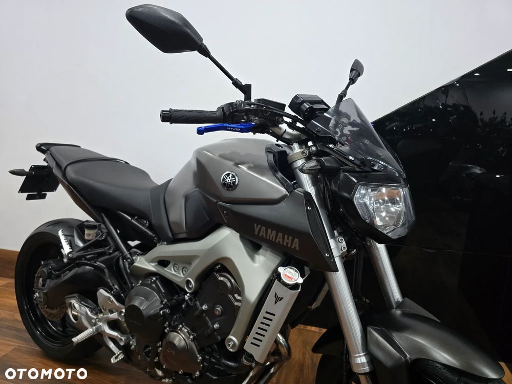 Yamaha MT - 28