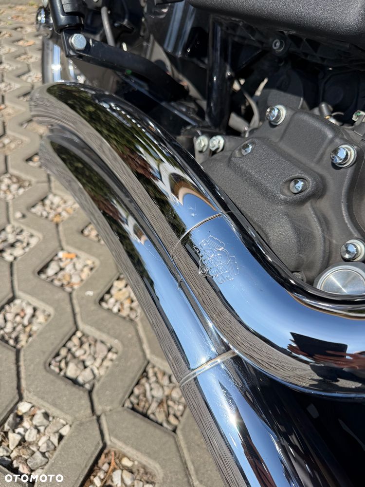 Harley-Davidson Dyna Street Bob - 7