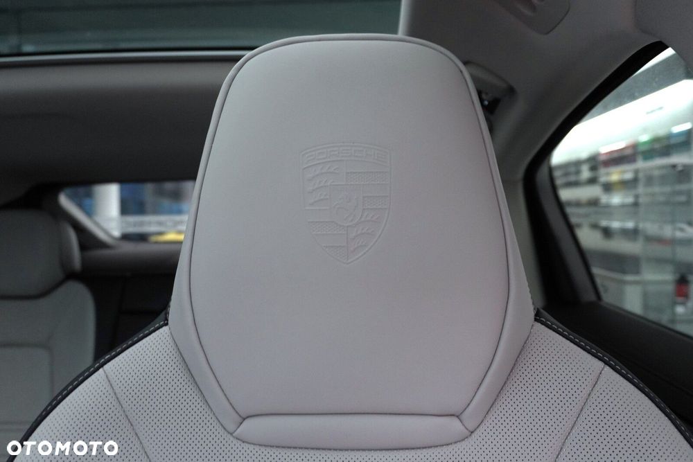 Porsche Cayenne - 21