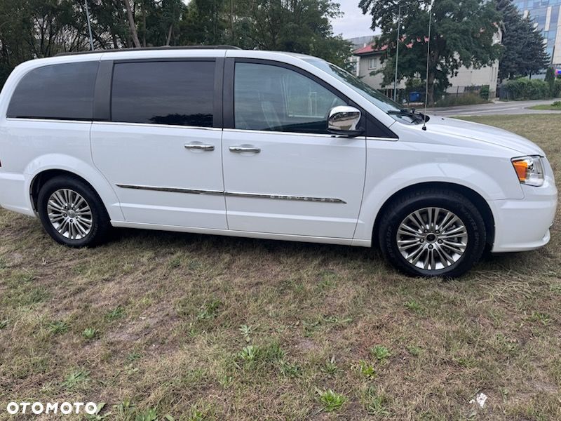 Chrysler Town & Country 3.6 Limited - 1
