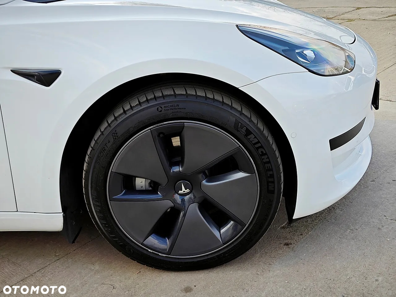 Tesla Model 3 Standard Range Plus - 12
