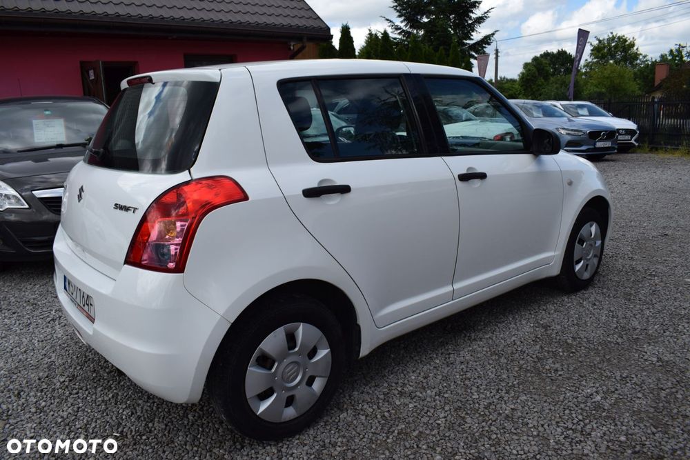 Suzuki Swift - 3