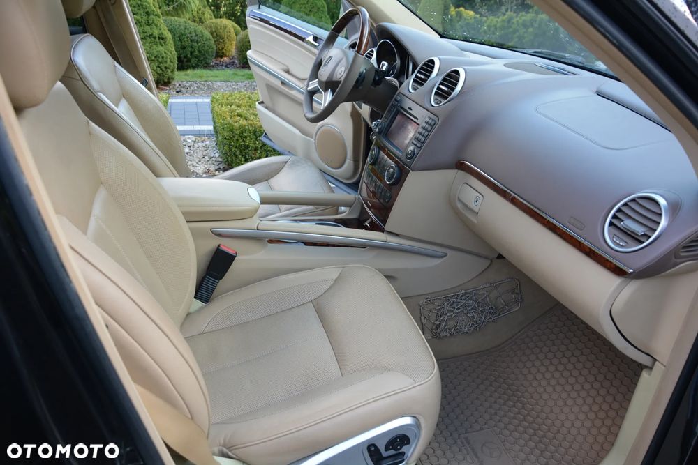 Mercedes-Benz GL 350 BlueTEC 4Matic 7G-TRONIC - 26