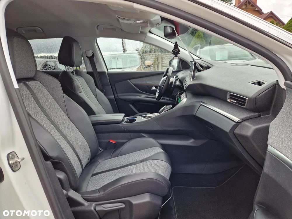 Peugeot 3008 1.2 PureTech GPF Allure S&S EAT8 - 19