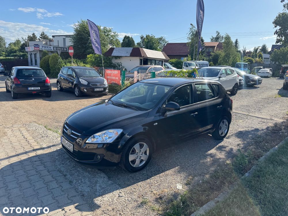 Kia Ceed - 14