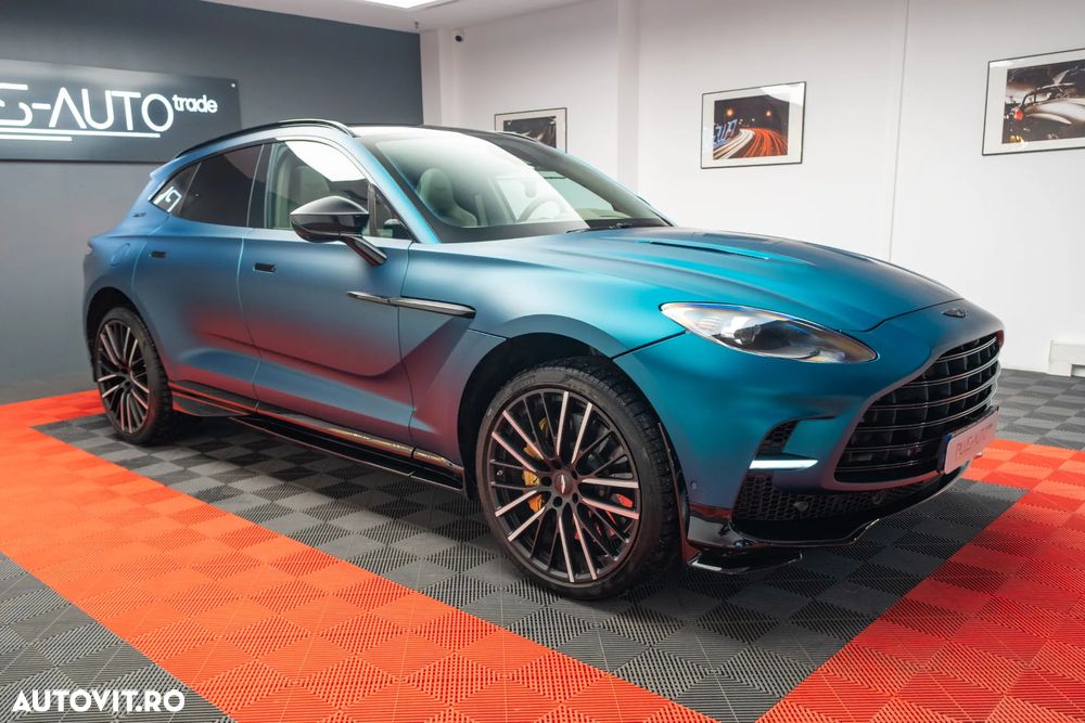 Aston Martin DBX - 1