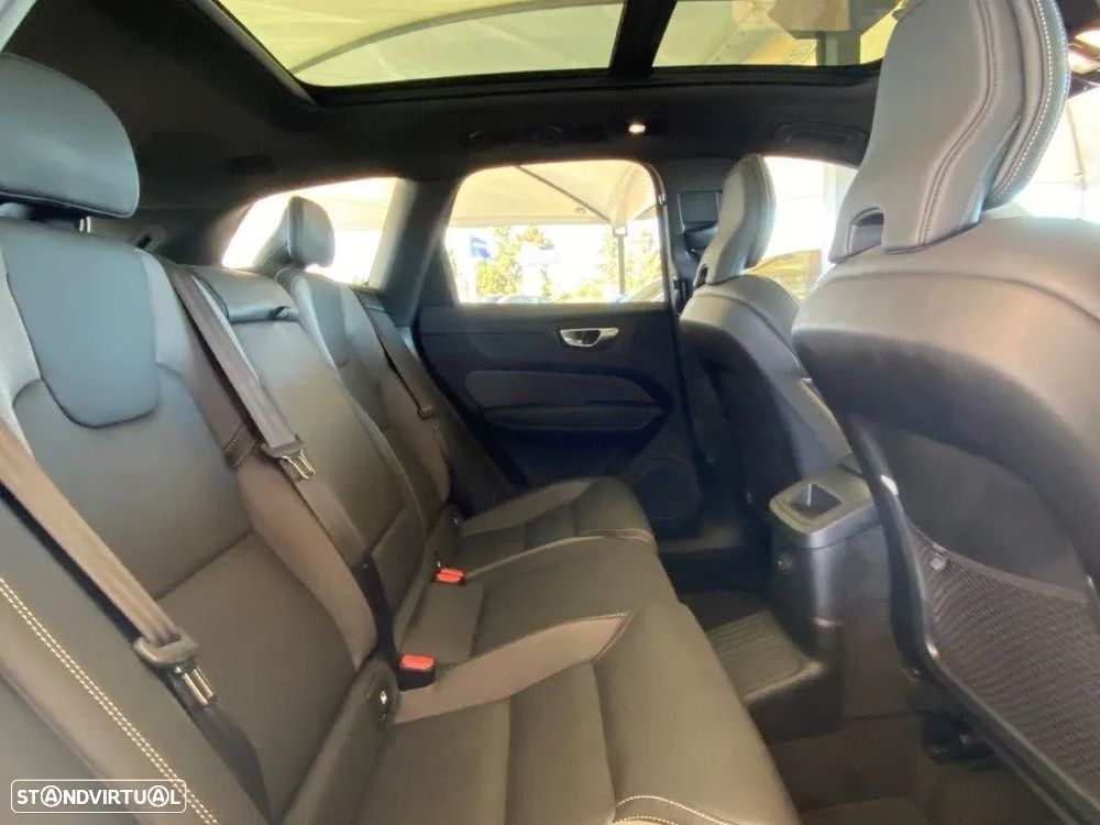 Volvo XC 60 2.0 T6 PHEV Plus Dark AWD - 15