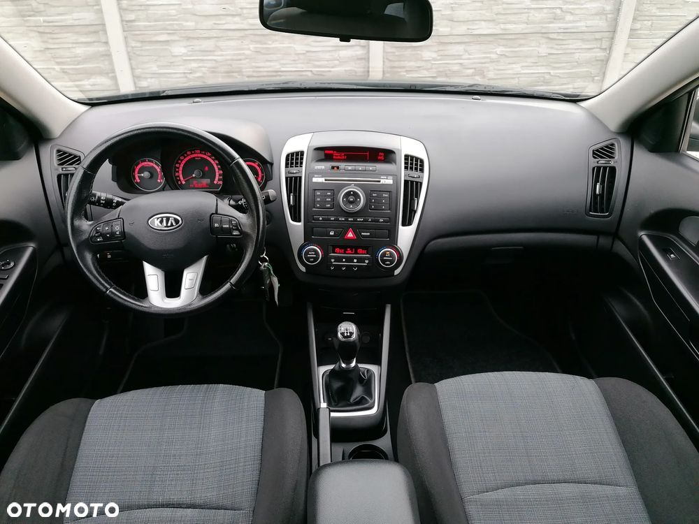 Kia Ceed 1.4 CVVT Spirit - 12