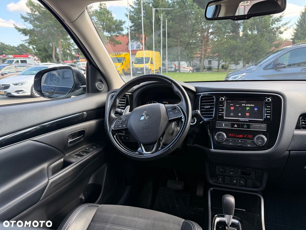 Mitsubishi Outlander 2.0 4WD CVT Diamant Edition+ - 15