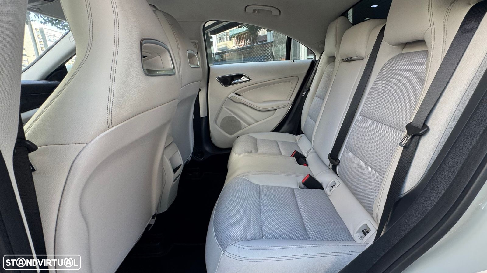 Mercedes-Benz CLA 220 - 13