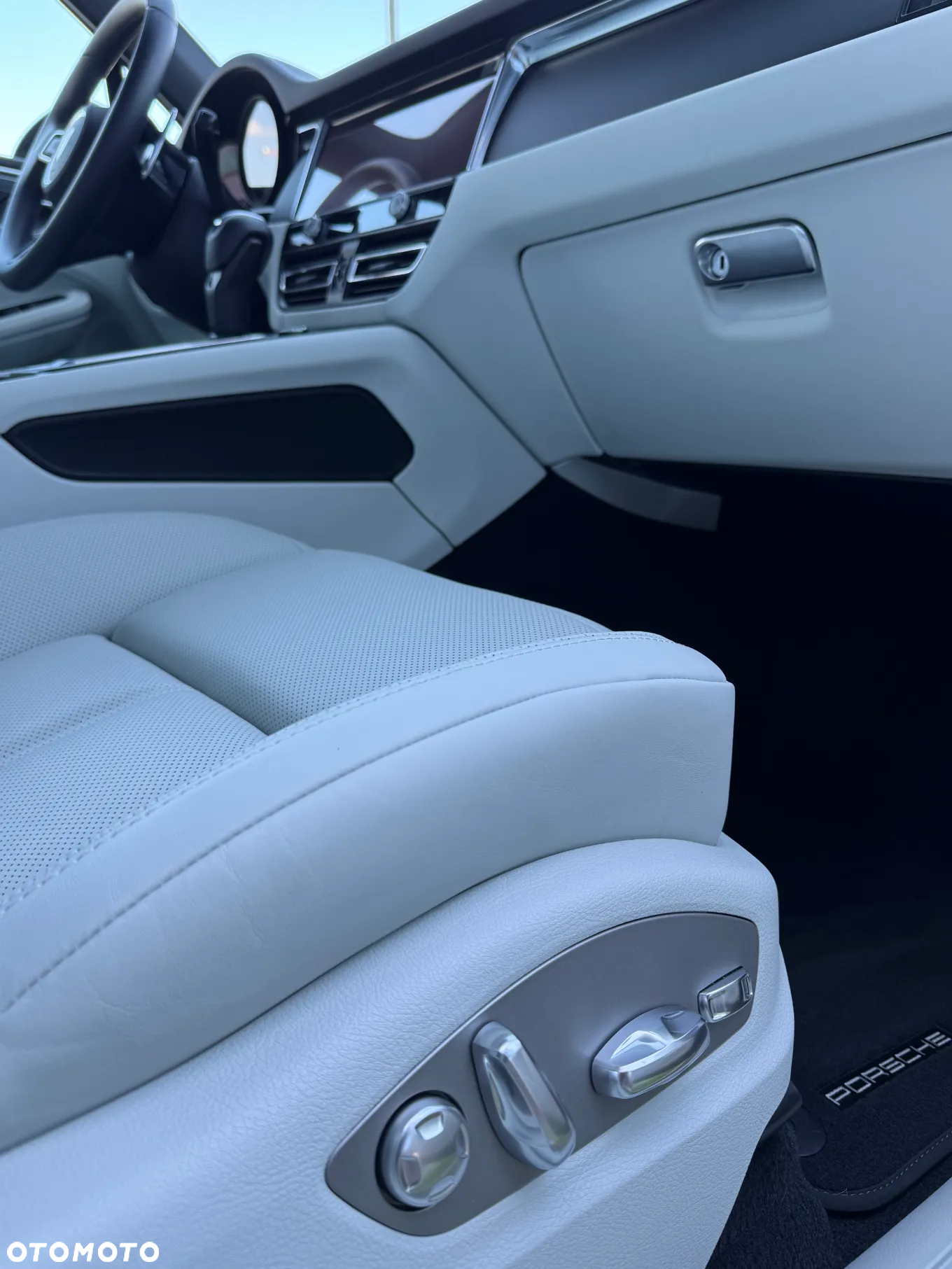 Porsche Macan T - 22