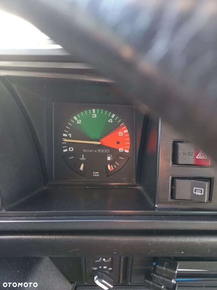 Volkswagen Transporter - 28