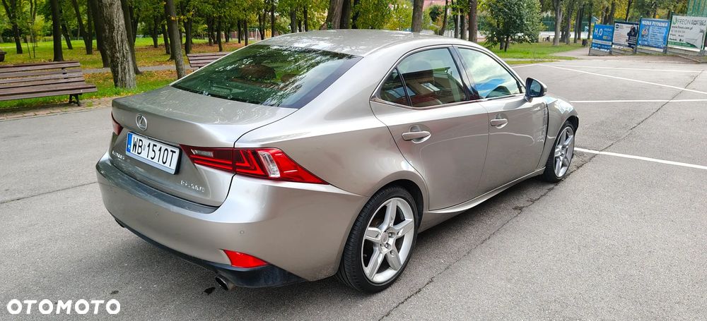 Lexus Is 2015 photo 4