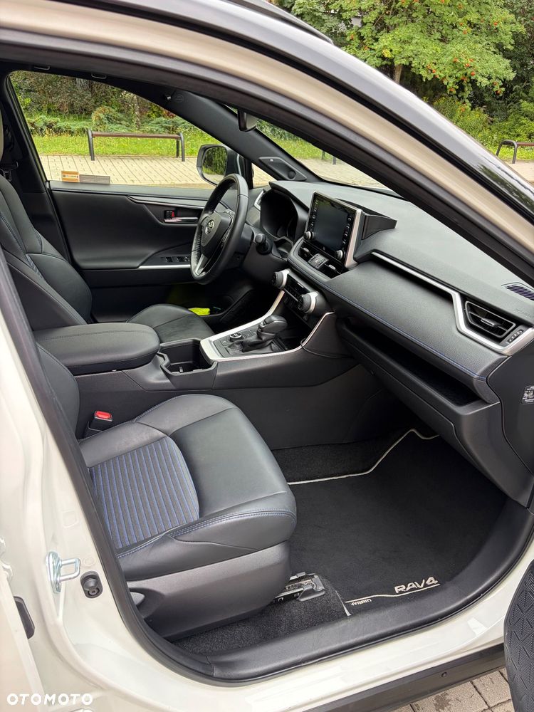 Toyota RAV4 - 16