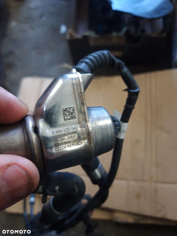 WTRYSKIWACZ ADBLUE VW AUDI SEAT SKODA 04L131113P - 1