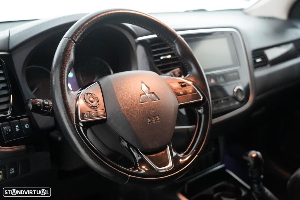 Mitsubishi Outlander 2.2 DI-D Intense - 10