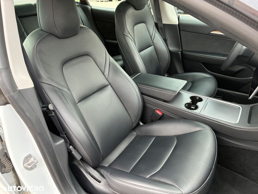 Tesla Model 3 - 27