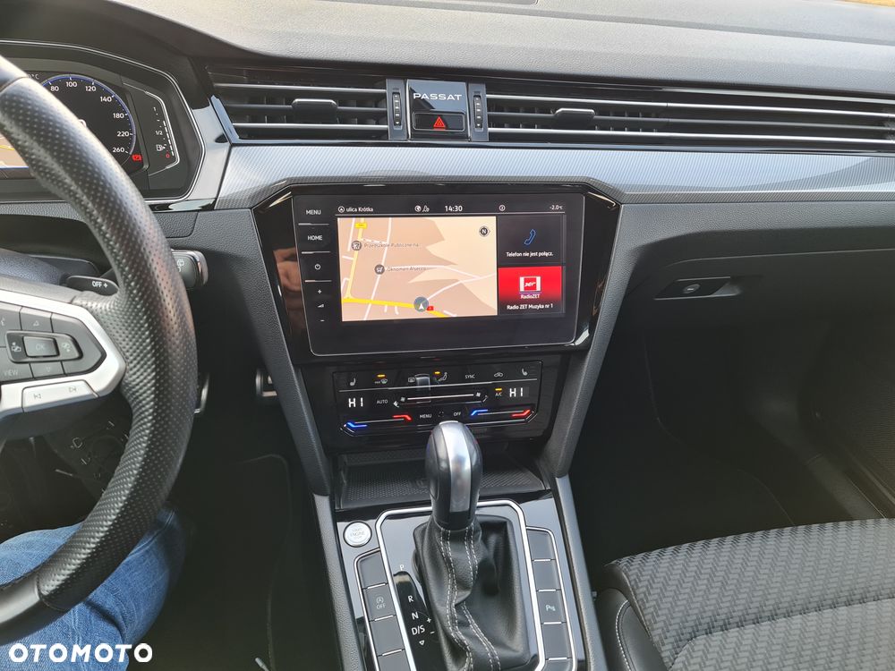 Volkswagen Passat ver-variant-2-0-tdi-scr-dsg-r--line - 10