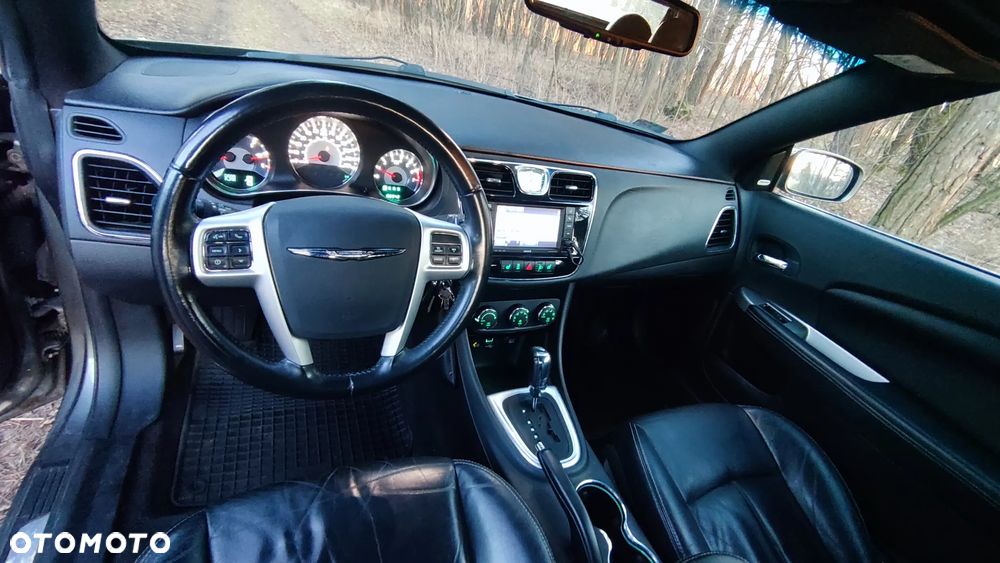 Chrysler 200 - 26