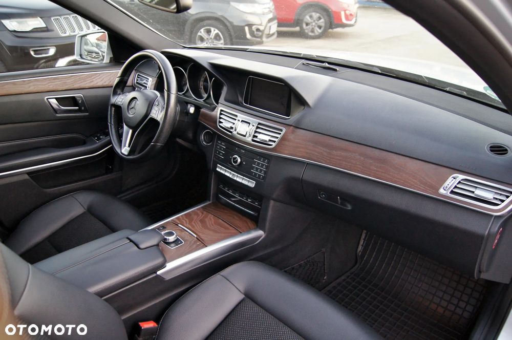 Mercedes-Benz Klasa E 350 BlueTEC 4Matic 7G-TRONIC - 16