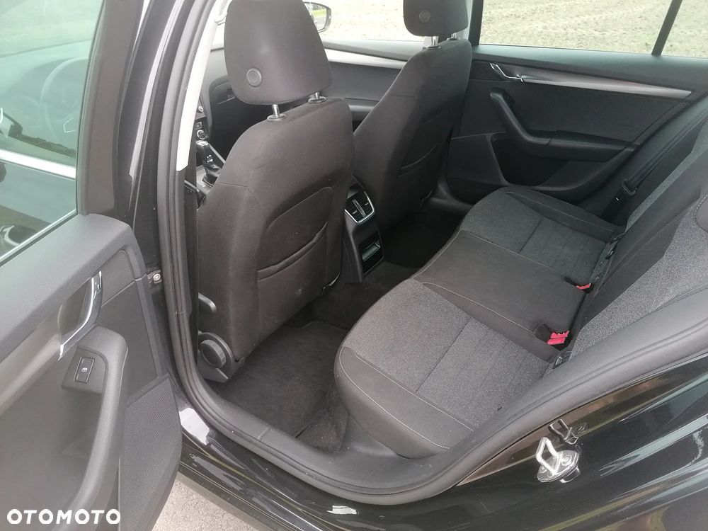 Skoda Octavia 2.0 TDI DSG Edition - 11