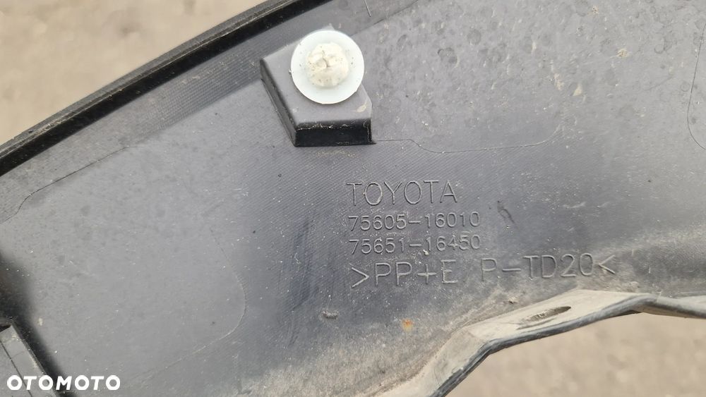 TOYOTA COROLLA CROSS LISTWA BŁOTNIKA PRAWY TYŁ 75605-16010 - 3