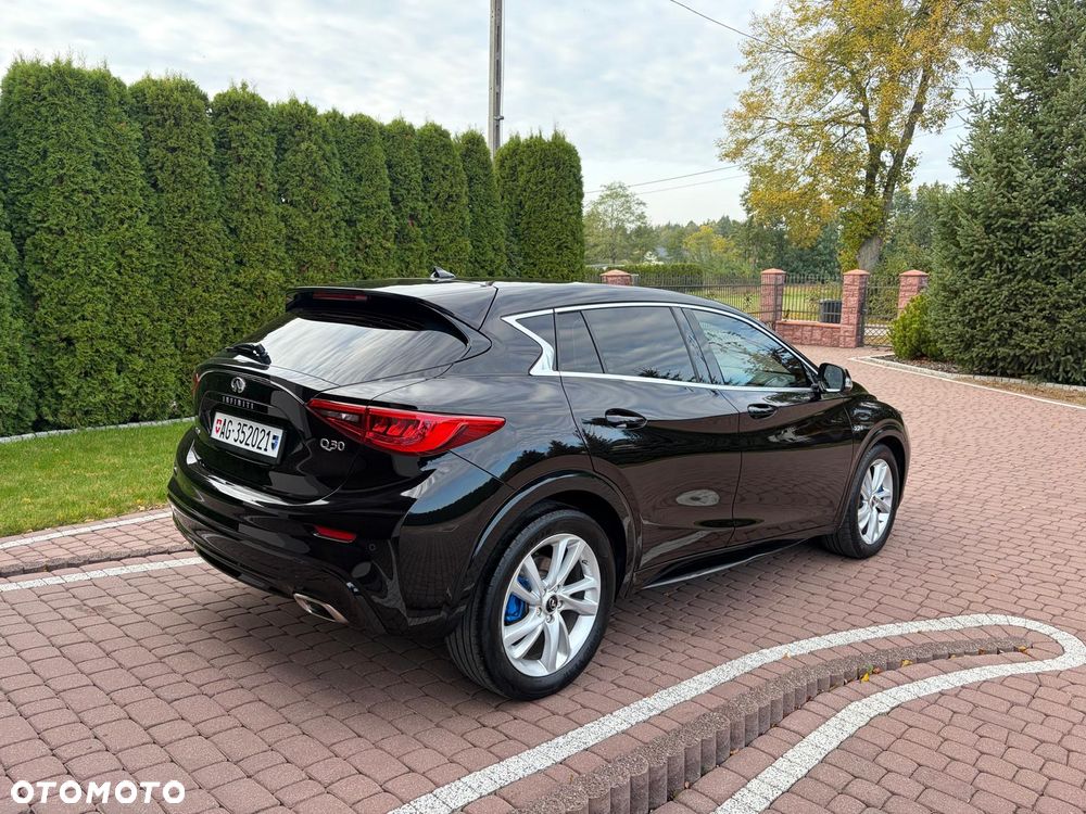 Infiniti Q30 2.2d DCT AWD Sport - 17