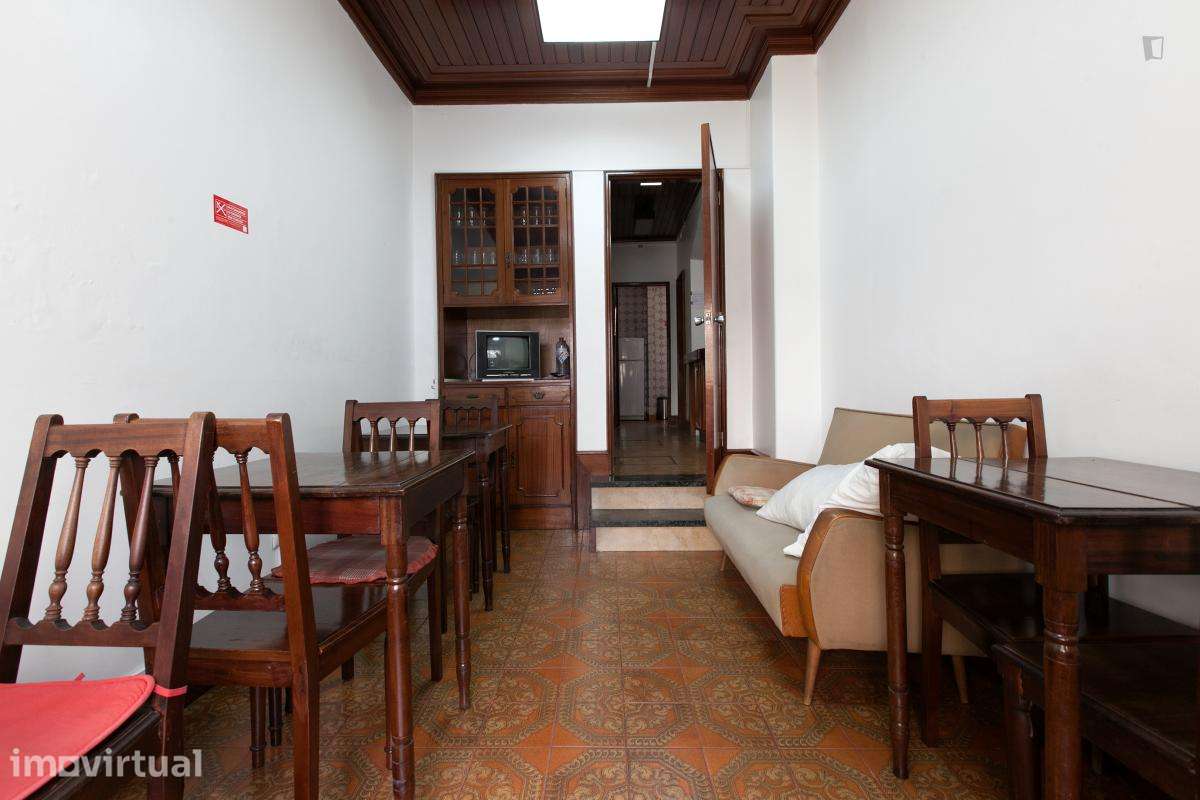 Quarto - localizado em Miragaia Porto - Grande imagem: 4/17