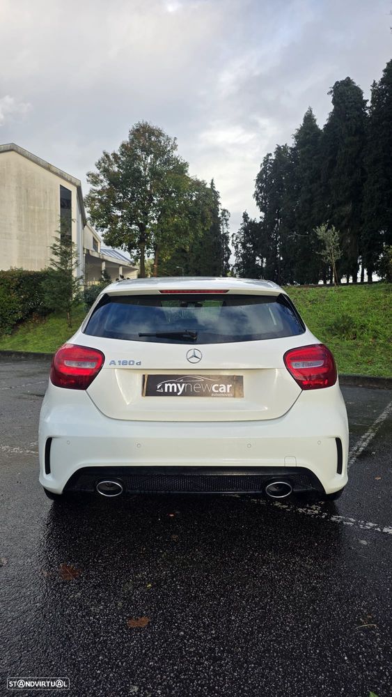 Mercedes-Benz A 180 d 7G-DCT AMG Line - 7