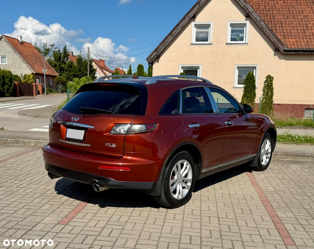 Infiniti FX - 17