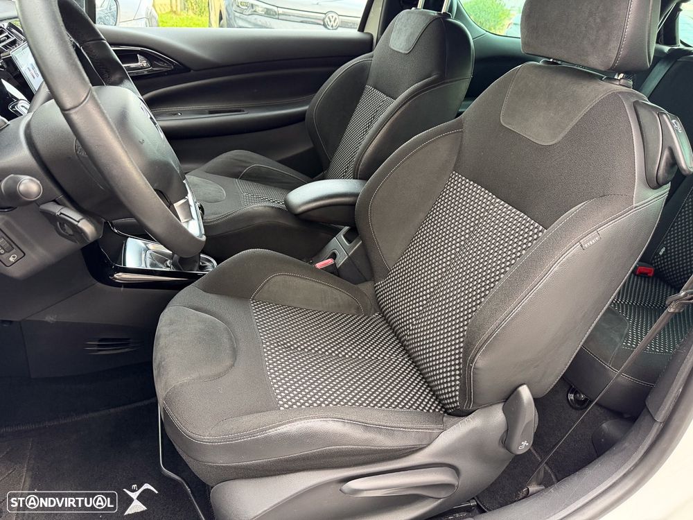 Citroën DS3 1.6 HDi Airdream So Chic - 11