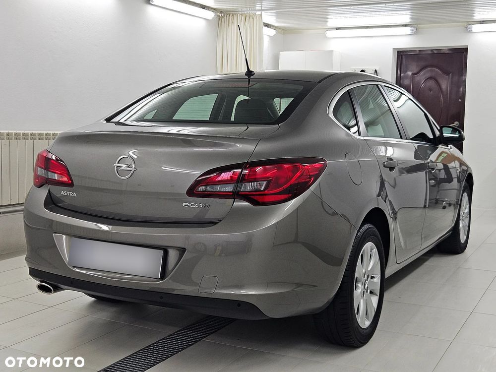 Opel Astra - 4