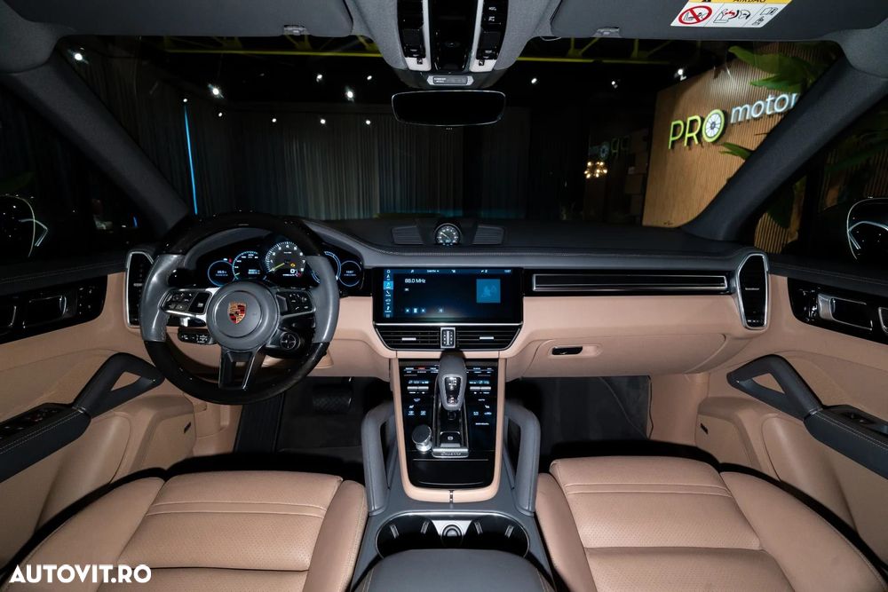 Porsche Cayenne - 39