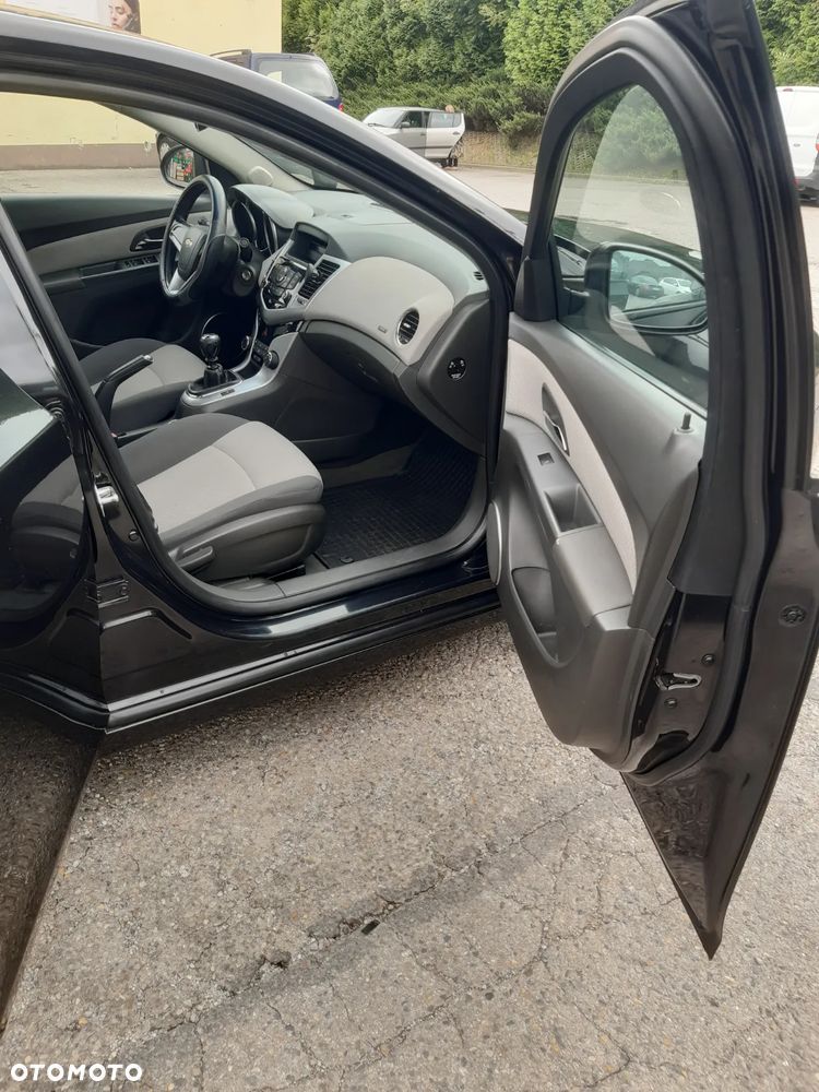 Chevrolet Cruze 1.6 Base - 8