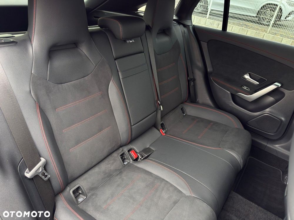 Mercedes-Benz CLA - 26