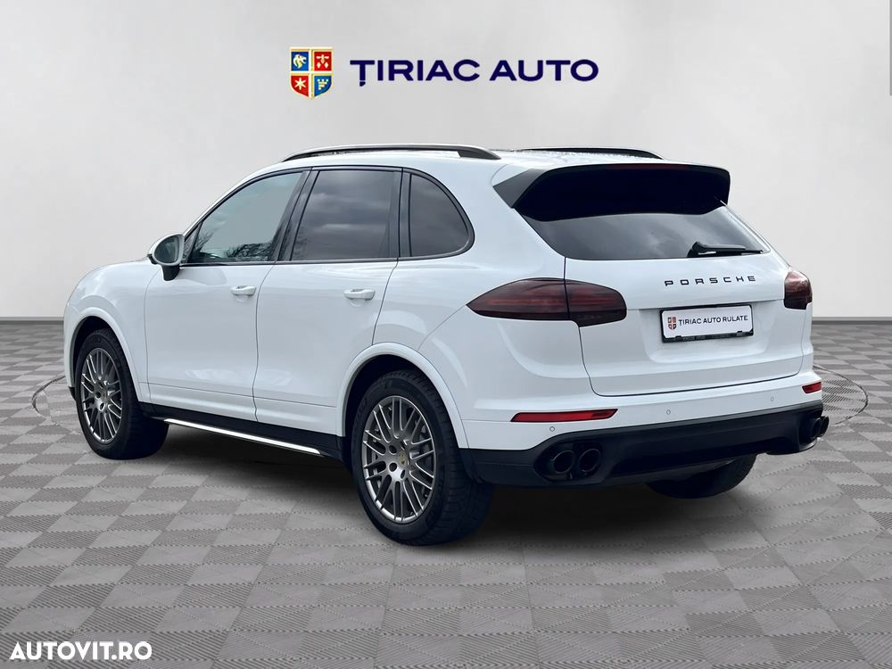 Porsche Cayenne - 4