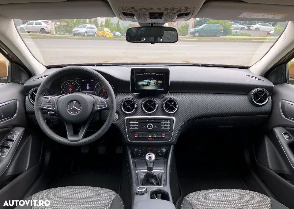 Mercedes-Benz GLA 200 - 13