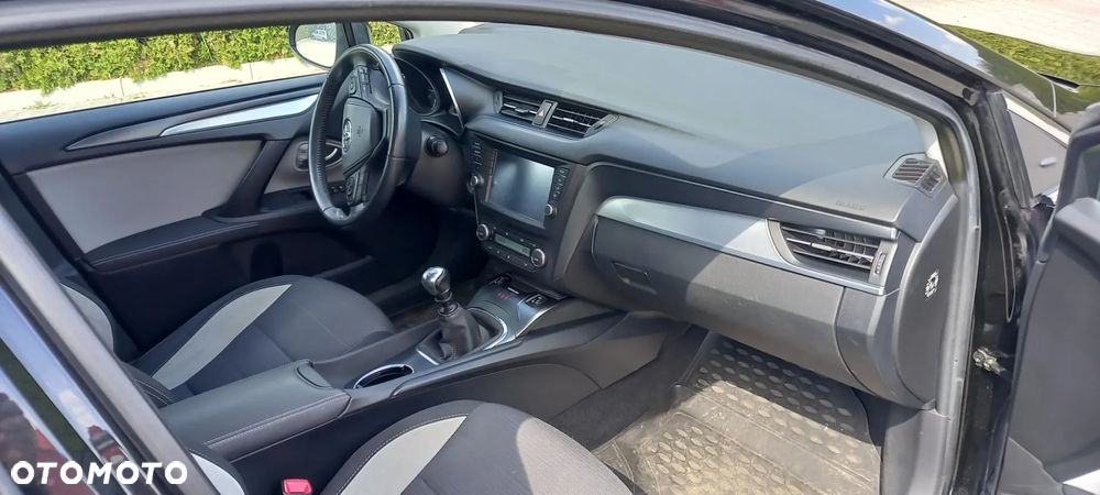 Toyota Avensis Touring Sports 1.8 Executive - 11